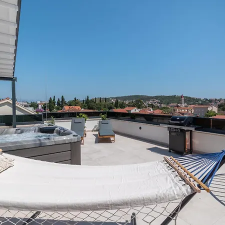 Apartamento Penthouse Luka *