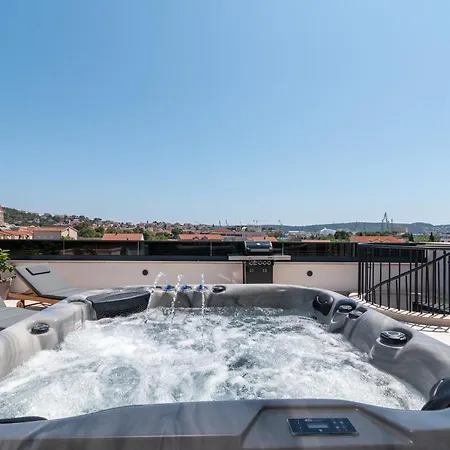 Daire Penthouse Luka Trogir