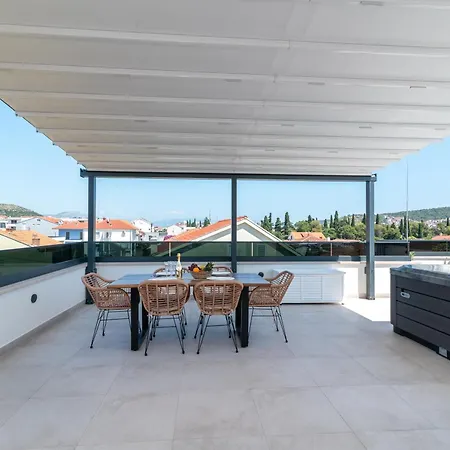 Penthouse Luka Appartement *