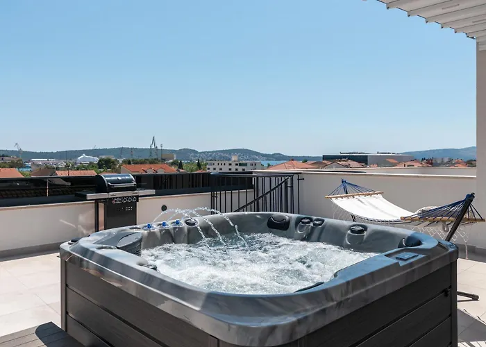Penthouse Luka *