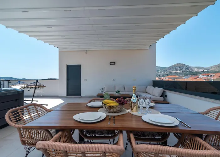 Penthouse Luka *