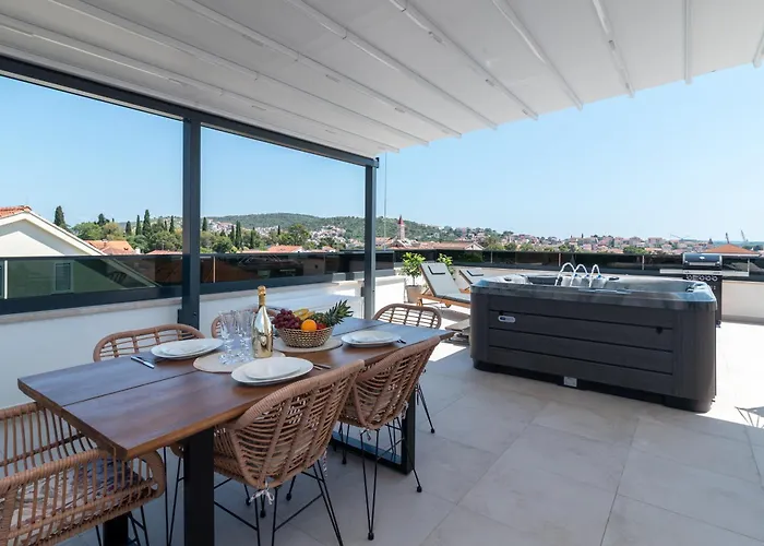 Penthouse Luka *