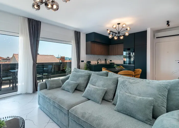 Penthouse Luka *