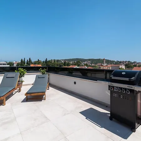 Penthouse Luka Apartman *