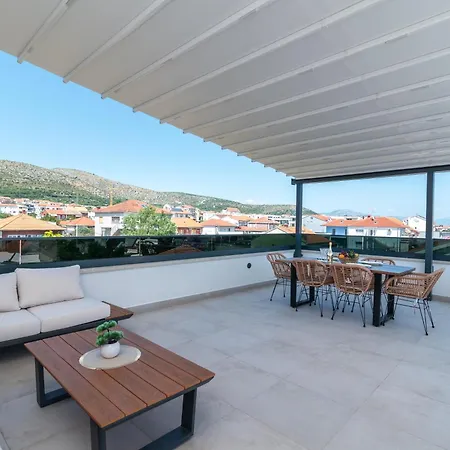 Penthouse Luka Apartman *