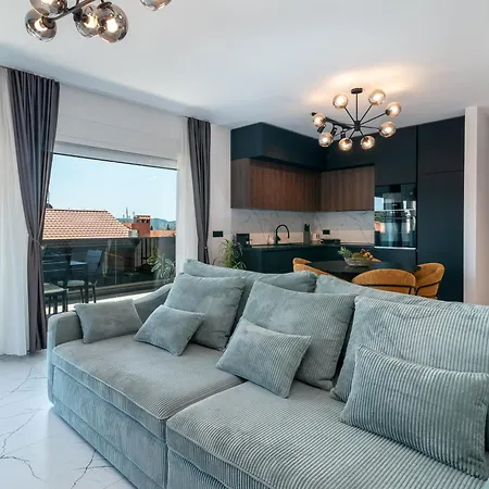 Penthouse Luka *